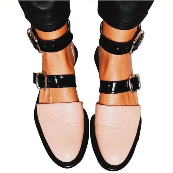 inch2 Shoes - ✅SOLD!🖤INCH2: FLAT SOLE NUDE SANDALS!